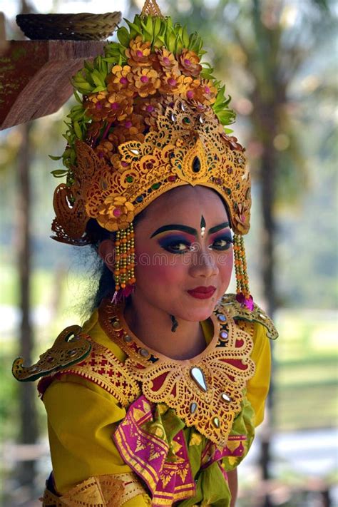 Indonesische Frauenfiguren